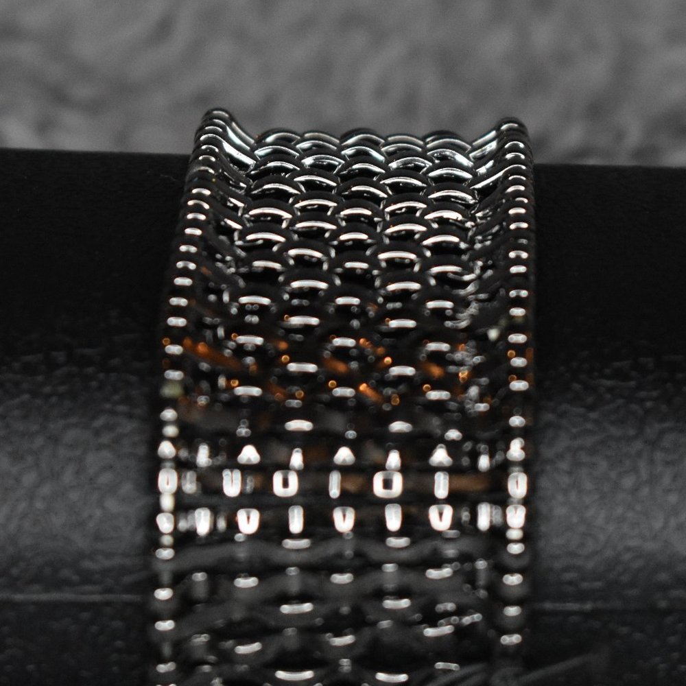 NWT Saks Fifth Avenue Black Metal Stretch Bracelet - Picture 3 of 10
